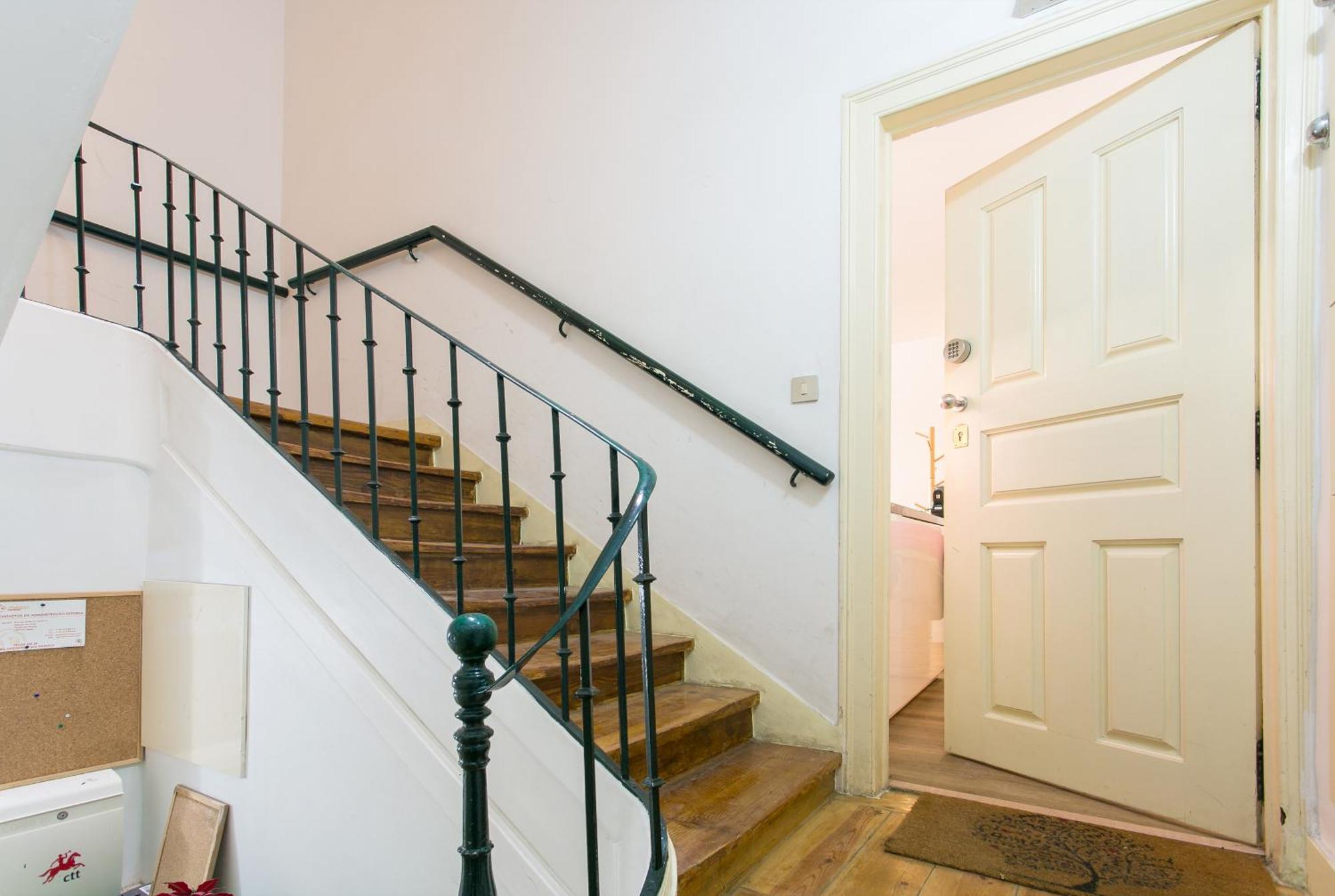 Cozy Apartment In Amazing Location! Lisbon Exterior photo